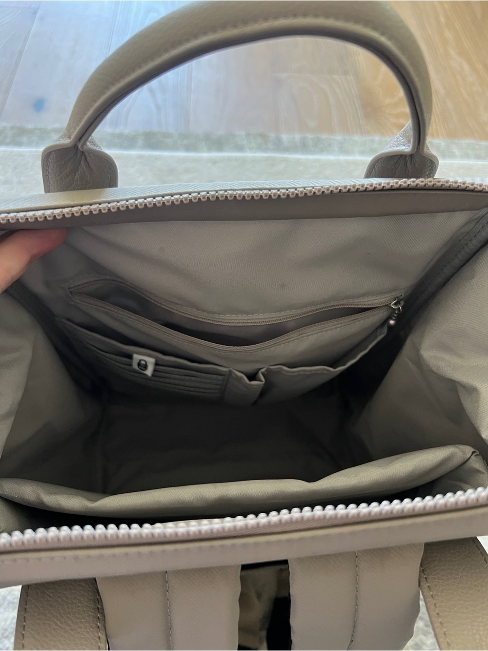Baggallini Women’s Soho Laptop Taupe Backpack - Picture 4 of 5
